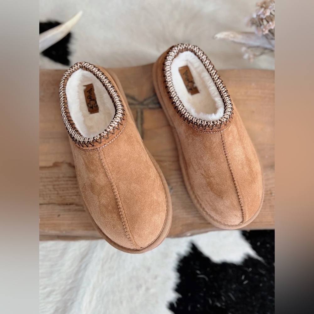 NIB Brand New Very G Sparks Tan Fur Vegan Suede Slip On Slides Shoes Slippers - Picture 7 of 11